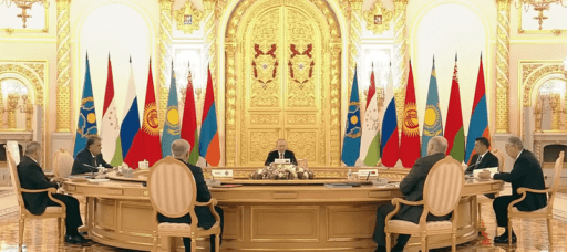 Putin all'OTSC con gli altri capi di stato