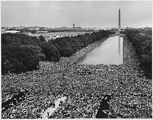 Folla riunita a Washington per il lavoro e la libertà (28 agosto 1963)