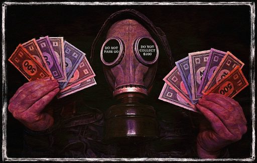 Un uomo con una maschera antigas tiene in mano molte banconote del Monopoli. Sulla maschera sono riportati due famosi "imprevisti" del noto gioco.