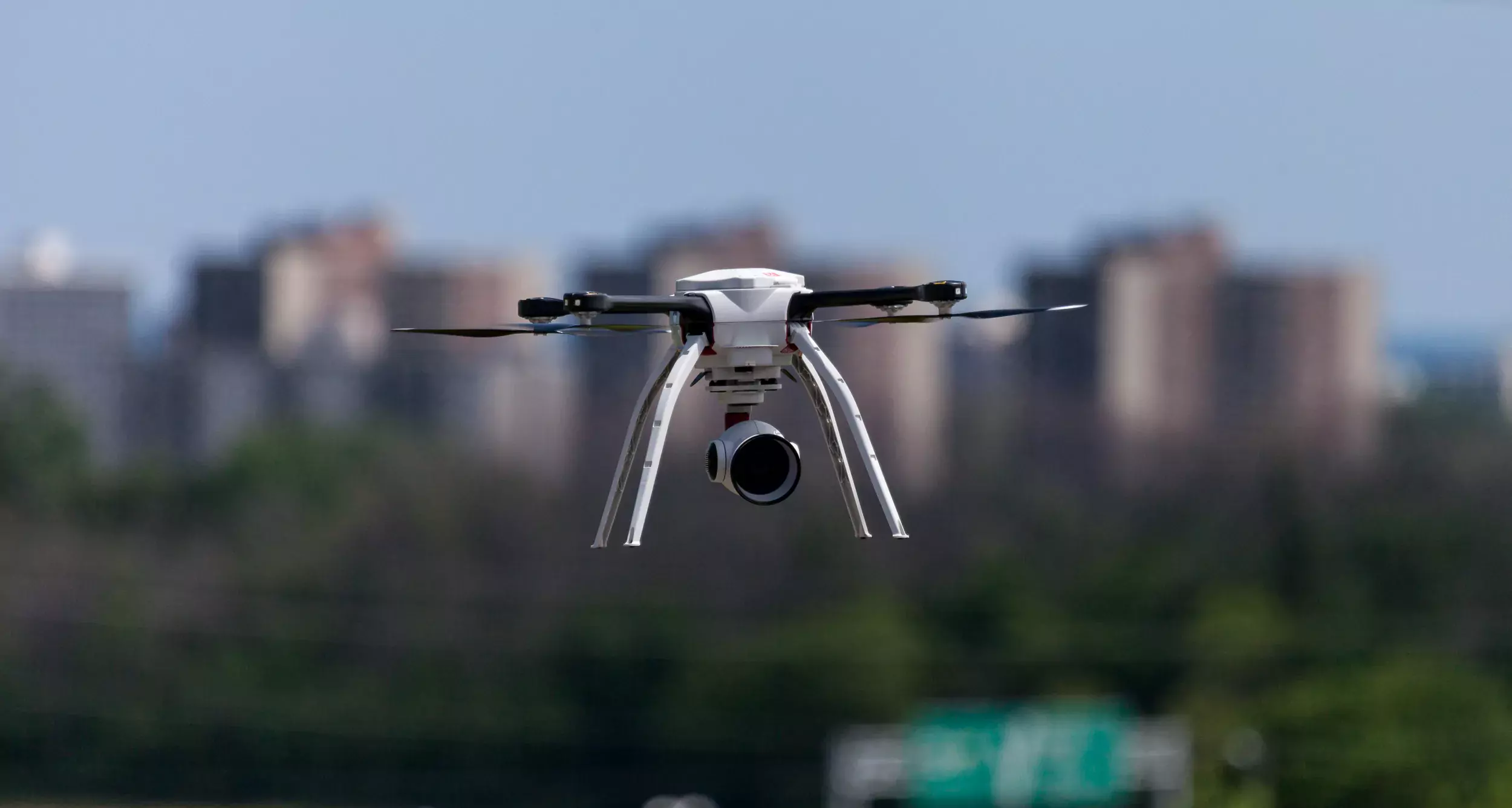Drone con videocamera incorporata